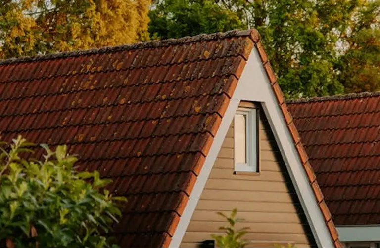 Vloerisolate laten leggen in kruipruimte door HMK
